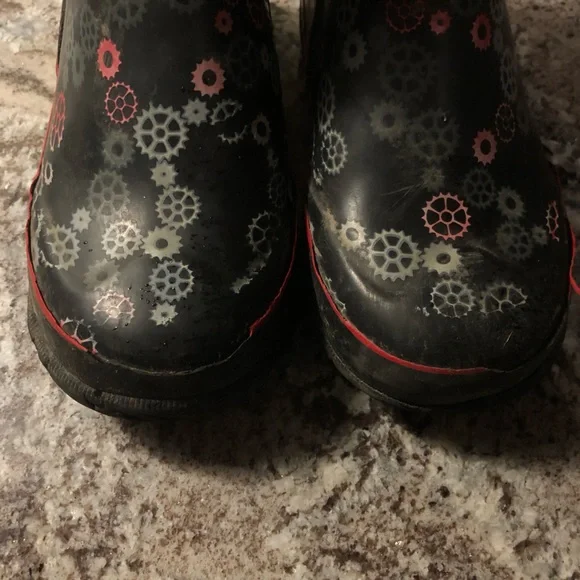 Bogs Size 1 - Picture 2 of 8